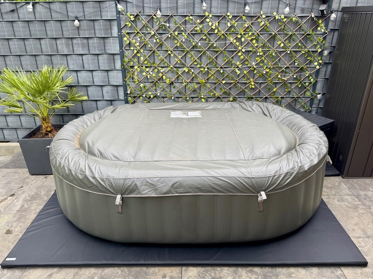 Premium PRO Design Energiespar Whirlpool Unterlage (4cm Dicke) - Thermoisolierung & Kälteschutz - Effiziente Isoliermatte für aufblasbare Whirlpools & Pools bis 270cm (Carbon Black, 60cm x 40cm)