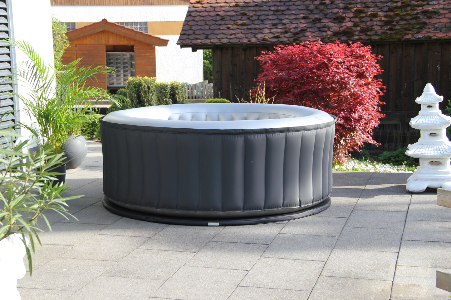 Energiesparende Whirlpool Unterlage Carbon Black rund Ø 184cm