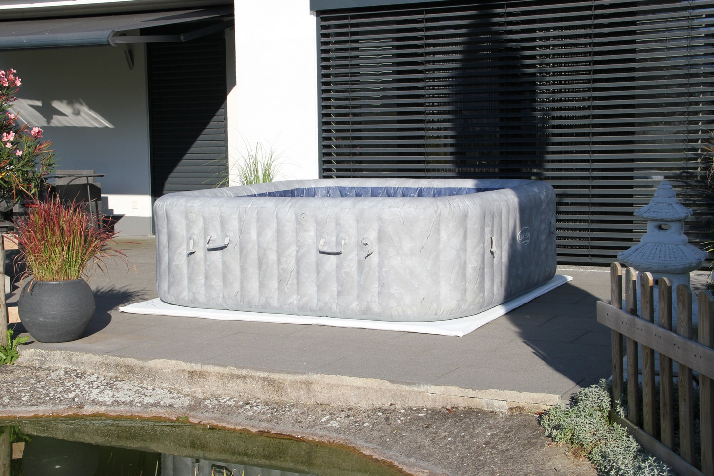 Energiesparende Whirlpool Unterlage Shining White 230cm x 230cm