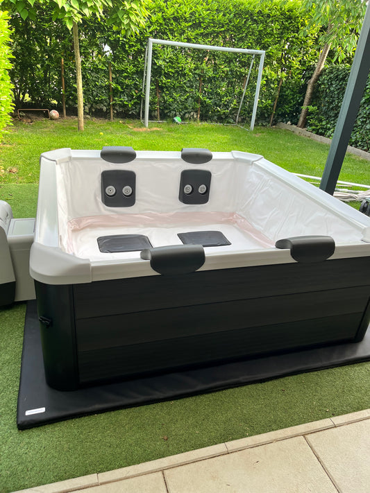 Energiesparende Whirlpool Unterlage Carbon Black 204cm x 204cm für feste Außenwände